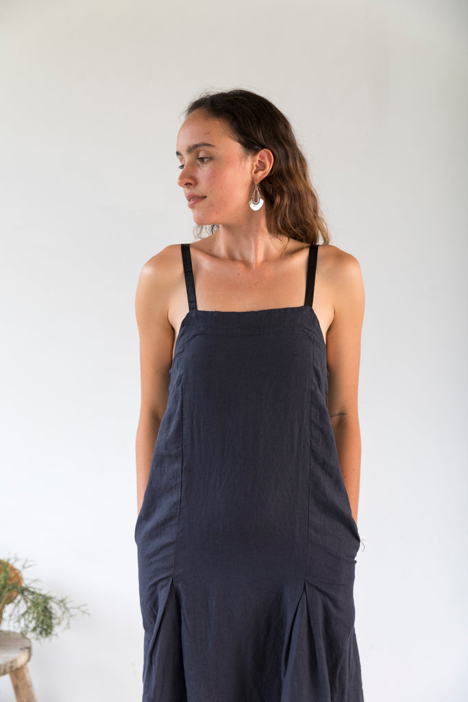 Vega Navy Linen Pleated Dress