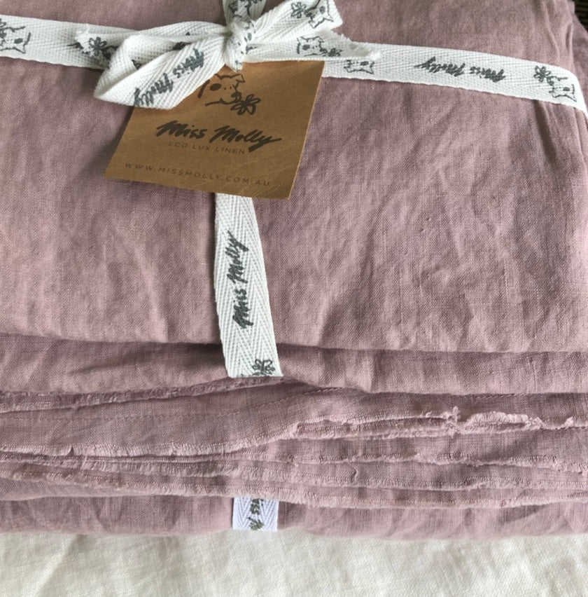 "La Mauve" Throw and Pillowcase Set