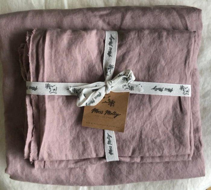 "La Mauve" Throw and Pillowcase Set