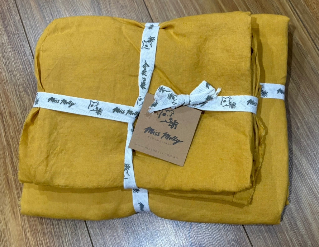 "Le Soleil" Throw and Pillowcase Set