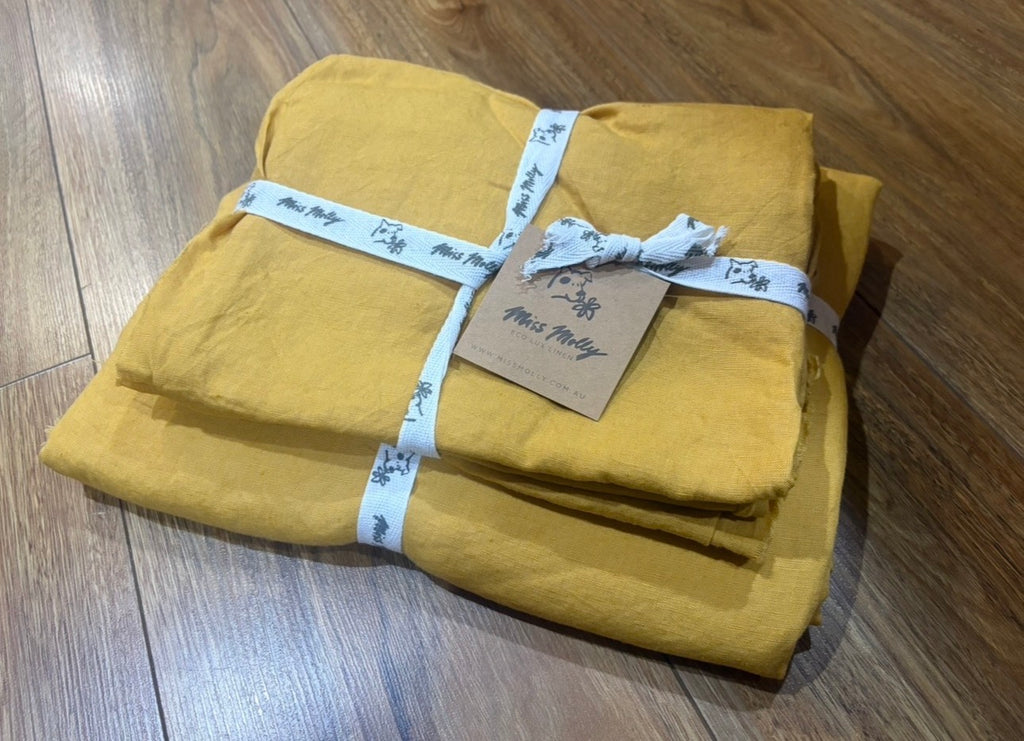 "Le Soleil" Throw and Pillowcase Set
